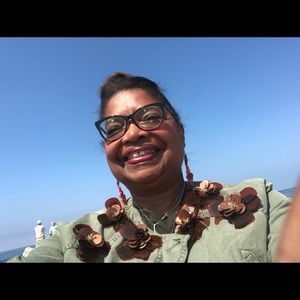 Meet your Posher, Carol